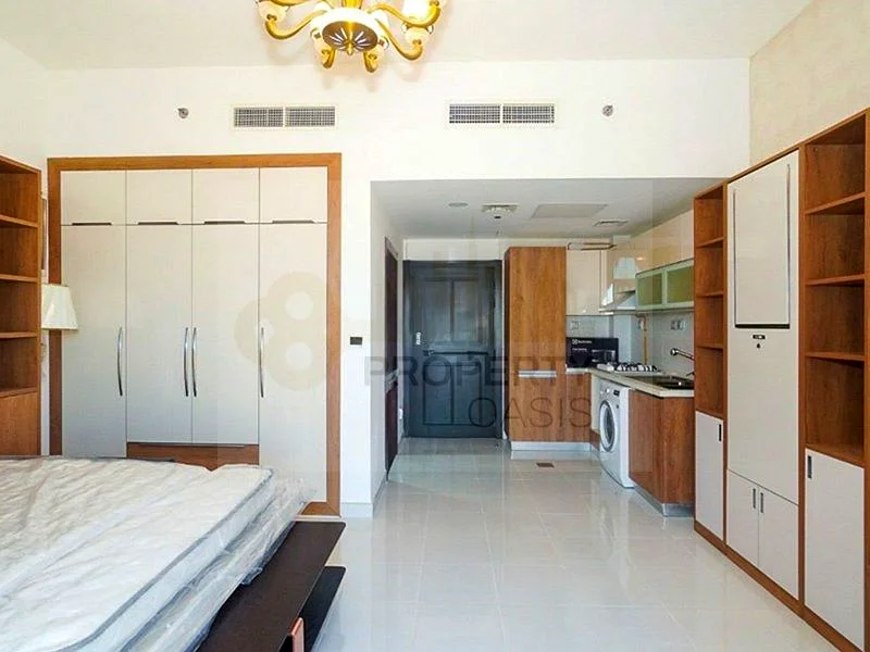 Spacious | Ready to move in | Near Metro Station64160164412673110