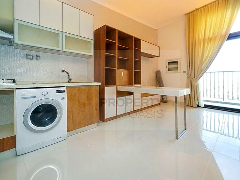 Spacious | Ready to move in | Near Metro Station64160164412673113