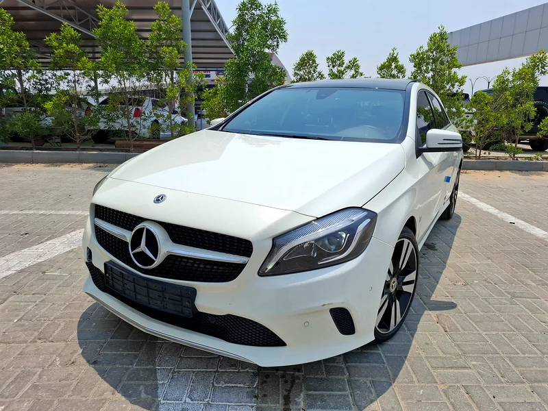 Mercedes-Benz A200 2018 full option Low km 1.6L63699044536834110