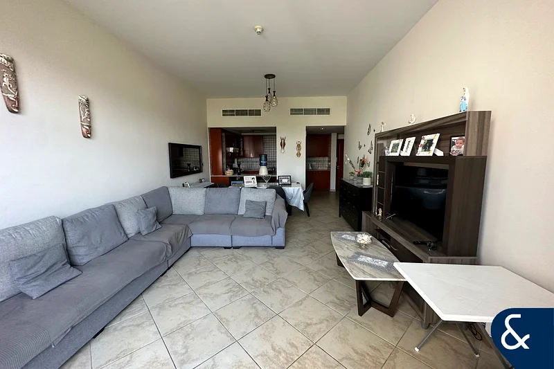 Spacious | Vacant On Transfer | Garden Facing63982597047169112
