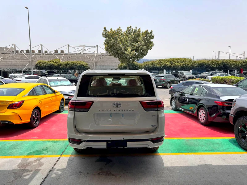 2025 TOYOTA LAND CRUISER VX 3.5L HYBRID 4X4 BRAND NEW 0KM (EXPORT PRICE)63699052775169114