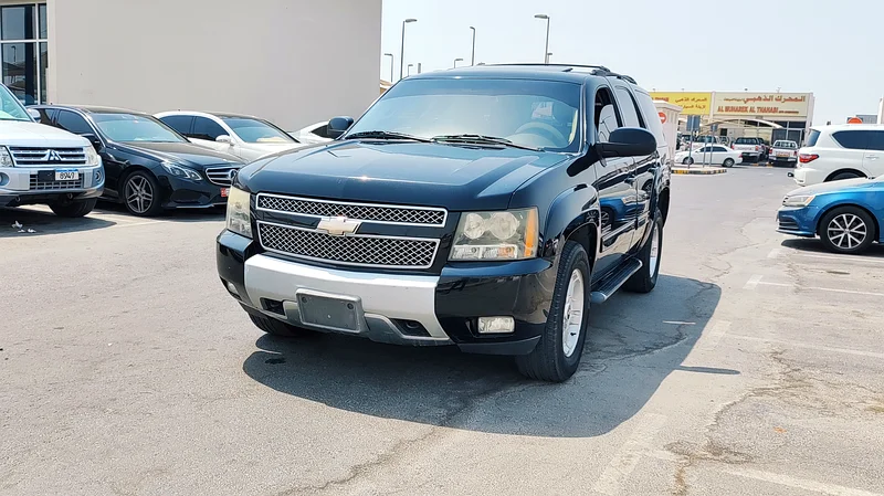 CHEVROLET TAHOE 2011 GCC Z71 FULL OPTION WITH SUNROOF LEATHER SEATS CROSS CONTROL VERY CLEAN CAR63700662359298114