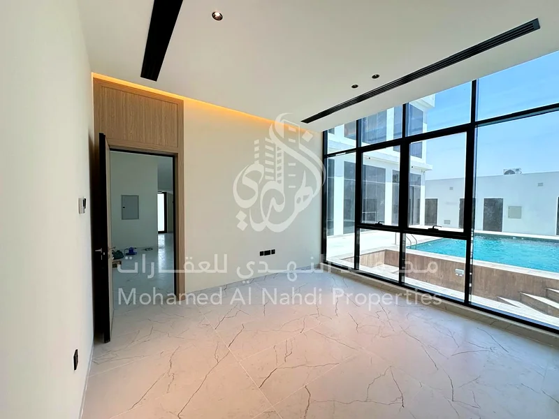 نمط عصري! فيلا 6 غرف نوم63726296907650113
