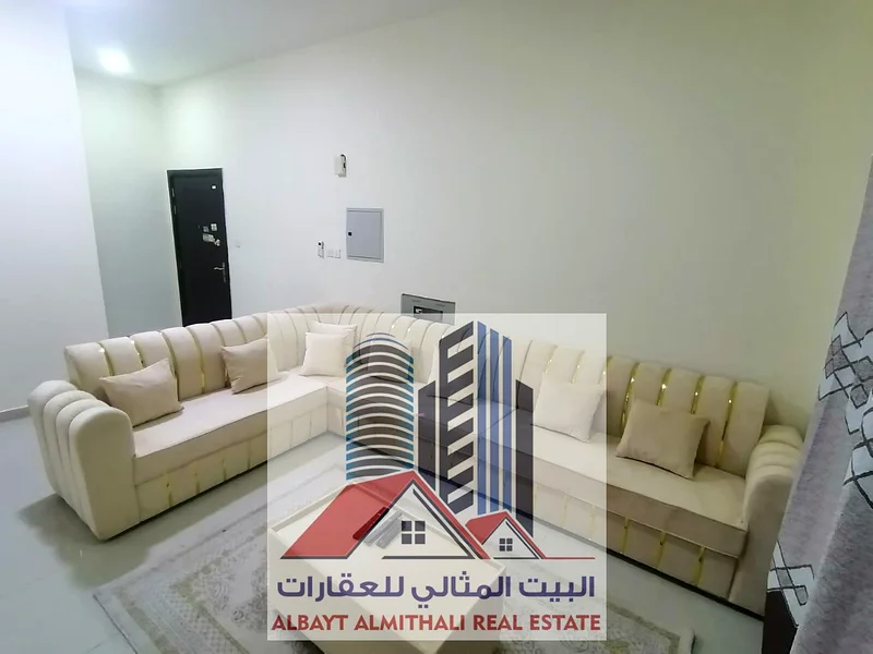 شقة من غرفة نوم واحدة رقم 206 *    منطقة الروضة 3، شارع الشيخ عمار    مفروشة، حمامان وشرفة    إيجار شهري، مبنى جديد63723652932227110