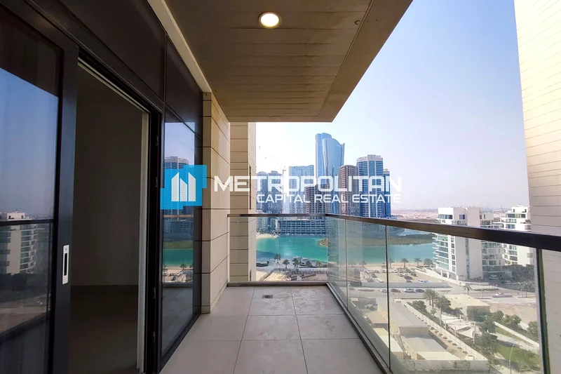Canal View | Luxurious 1BR w/ Balcony | Freehold63843918618243112