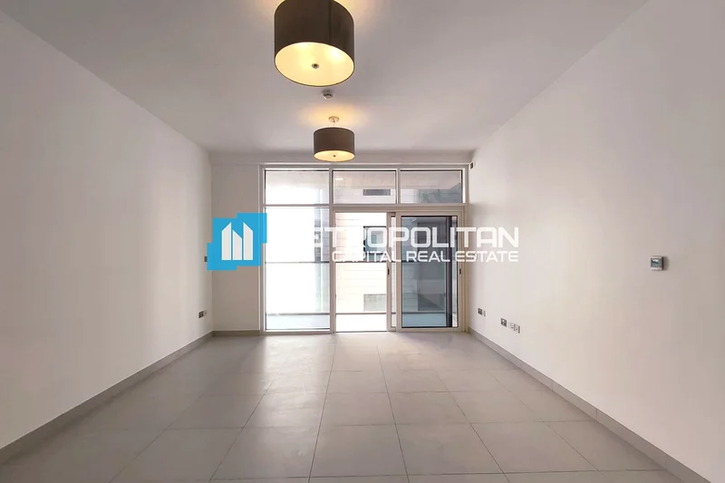 Canal View | Luxurious 1BR w/ Balcony | Freehold63843918618243111