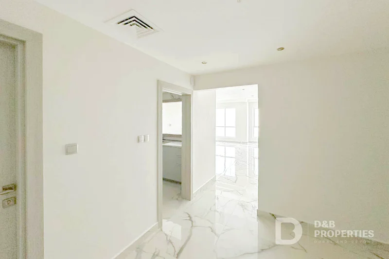 Lake View | Upgraded | Bright and Spacious 2BR63805221941379111