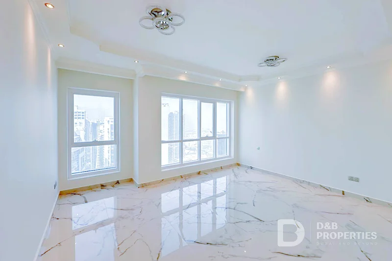 Lake View | Upgraded | Bright and Spacious 2BR63805221941379112