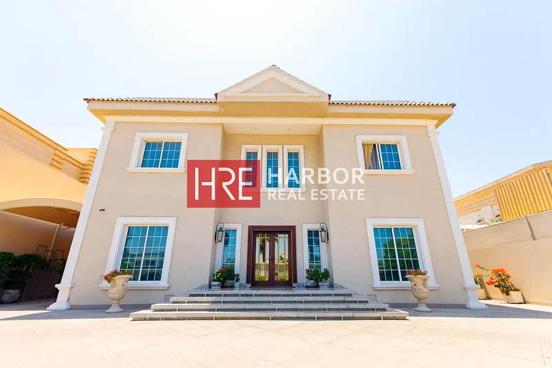 Elegant 6-Bedroom | Modern Luxury | Smart Home63914932712321110