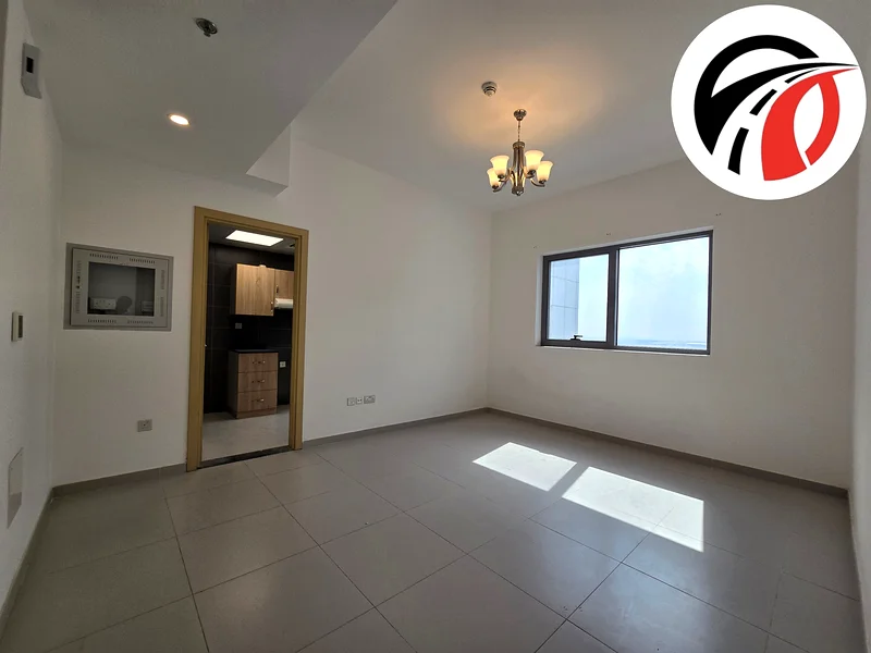 شقة على بعد مسافة سير من مترو _ 1 غرفة نوم _ جميع المرافق63755314673411114