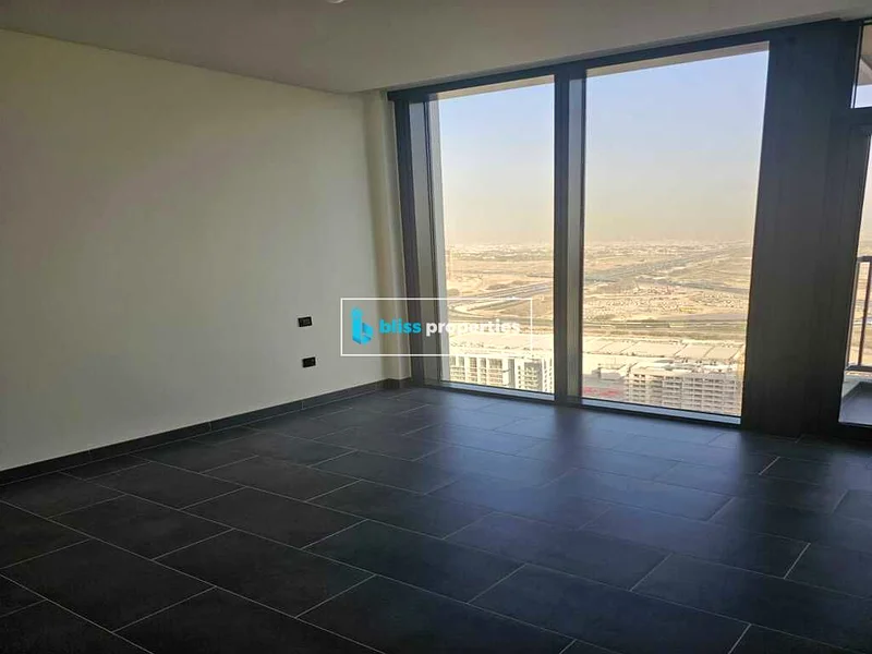 الطابق العالي | شاغر | غير مفروش | إطلالة على هارت لاند63759561616387112