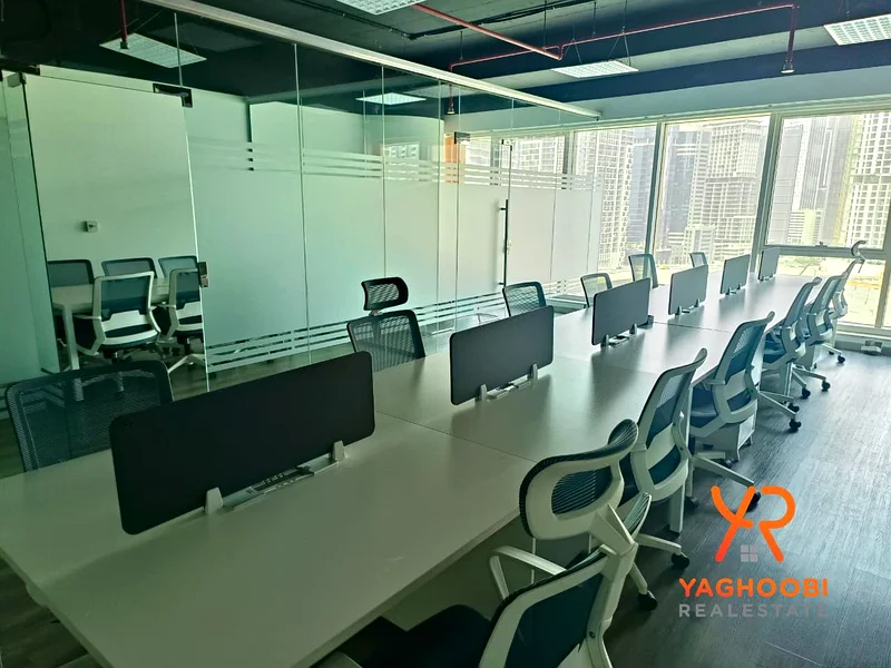 مساحة متميزة في برج تشرشل التنفيذي، خليج الأعمال63826858399362113