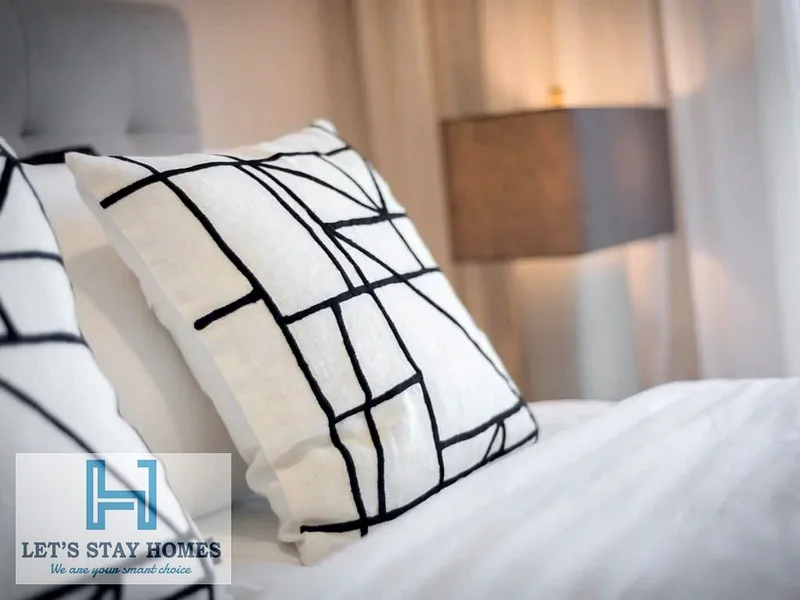 Live Luxe | Free WiFi | Pool, Gym, and More | Metro Proximity | Security On63829426771714111