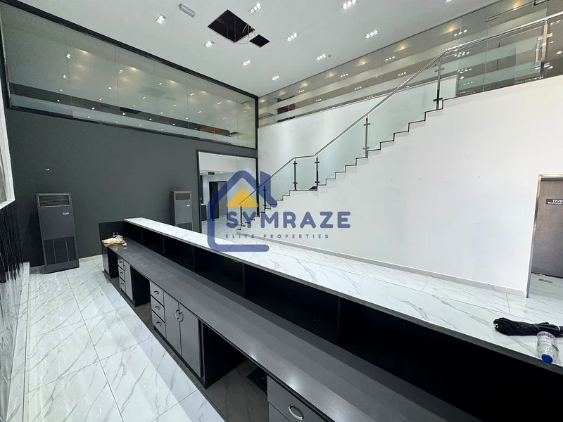 MODERN SHOWROOM | READY TO MOVE | GREAT LOCATION63617593346049112