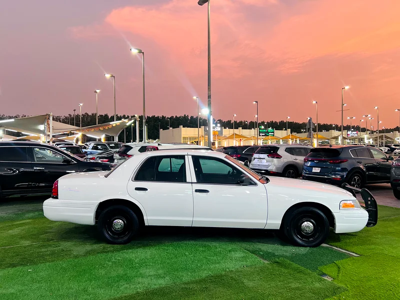 Ford crown Victoria 2011/Low mileage/Good condition Very clean63699039364225114