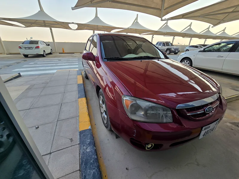 كيا سيراتو طراز 2006 تعمل وتقود63699037299075113