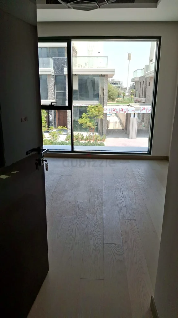 WOW  FIRST TENANT VACANT BRAND NEW 3 BDRM VILLA ,FITTED APPLIANCES IN DAMAC HILLS  DHS   DHS 215K.63738297847811113
