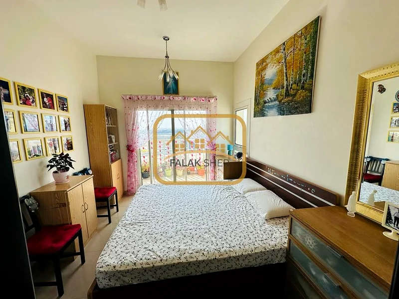 IMPZ VIEW | 2BHK |  FULLY UPGRADED | VACANT ON TRANSFER 990 ,000!64031805354499113