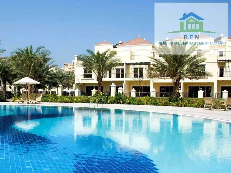 ديكور أنيق فيلا مفروشة بالكامل مكونة من 3 غرف نوم + غرفة خادمة مع إطلالة على الحديقة63813840345346110