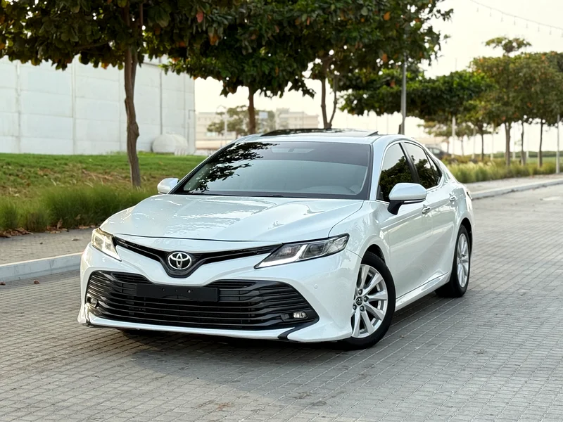 TOYOTA CAMRY GLE  V4 GCC full option very clean very good condition63699050155779112
