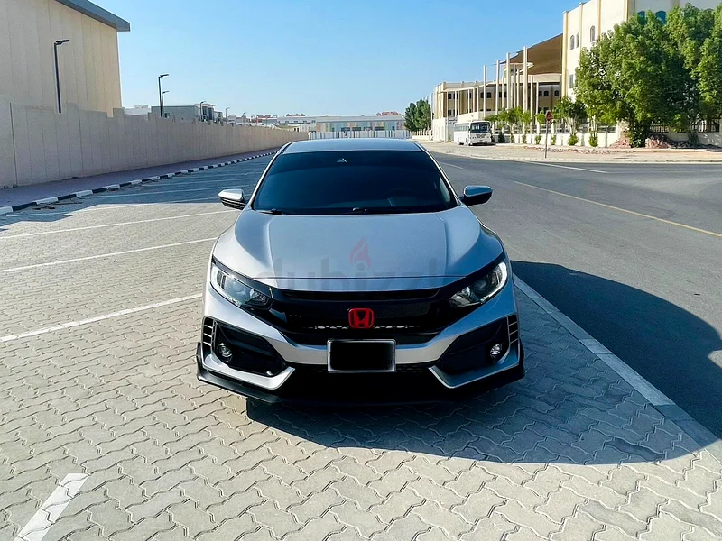 بيع عاجل | هوندا سيفيك LX هاتشباك 2020 - فضي | داخلي أسود63699033640962111
