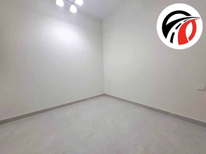 شقة فاخرة جديدة من نوع 2Bhk متوفرة بسعر 7998063755799757314114