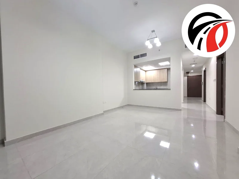 شقة فاخرة جديدة من نوع 2Bhk متوفرة بسعر 7998063755799757314112