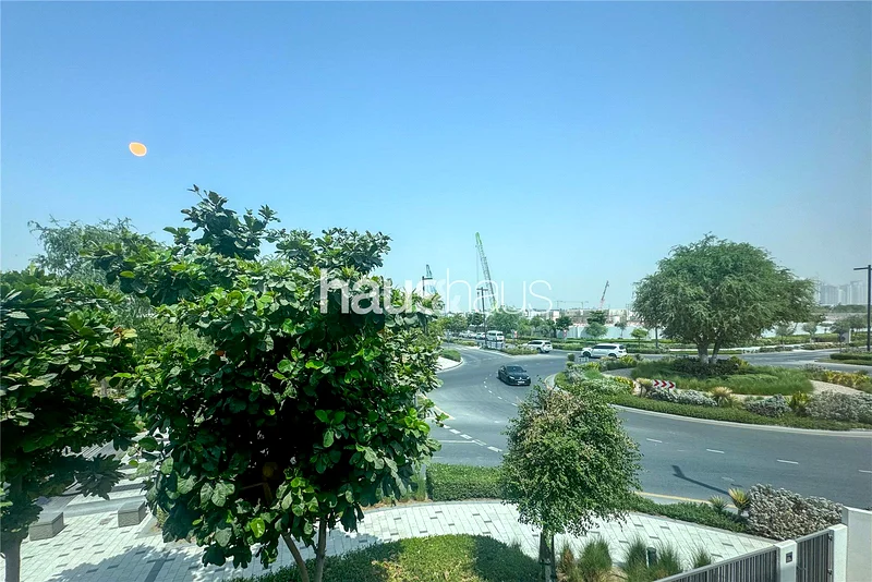Single Row | Near Pool | Near School63807175856259112