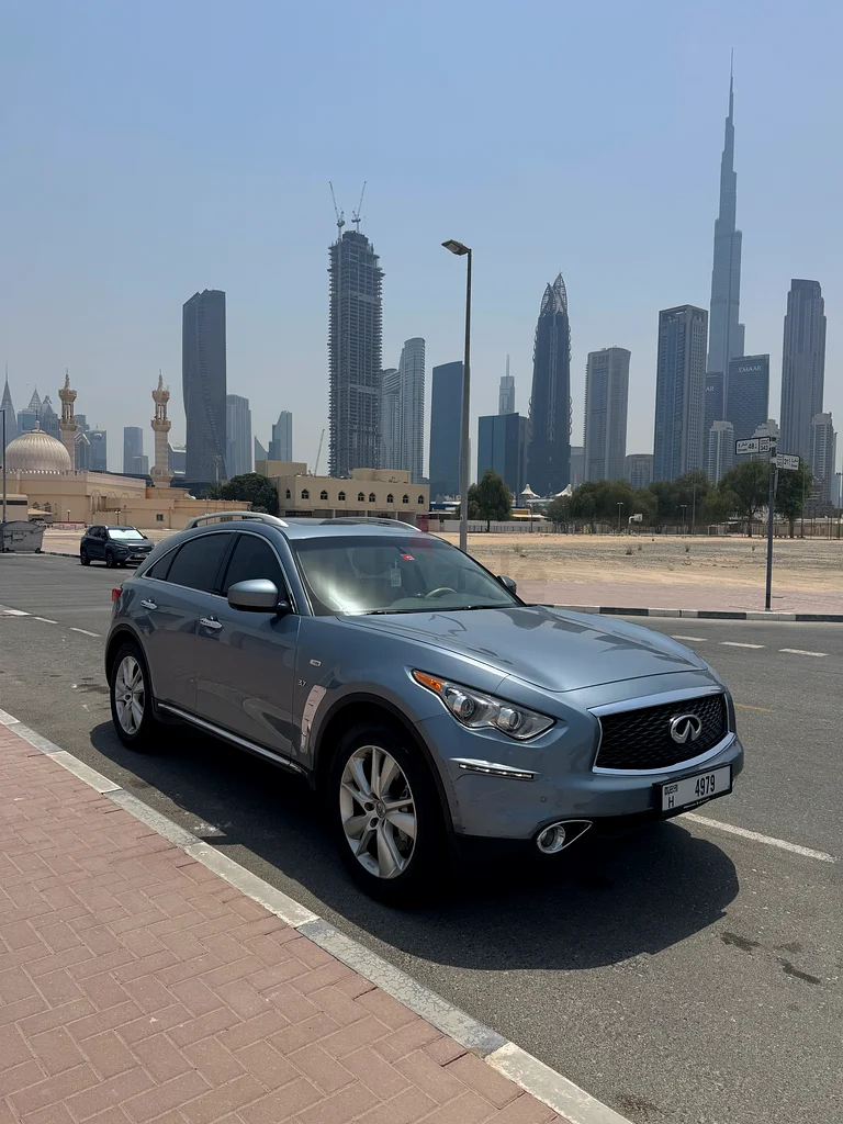 Infinity QX70 2018 model GCC All service history ALROSTAMANI 100% original  paint single lady driven63699029868674110