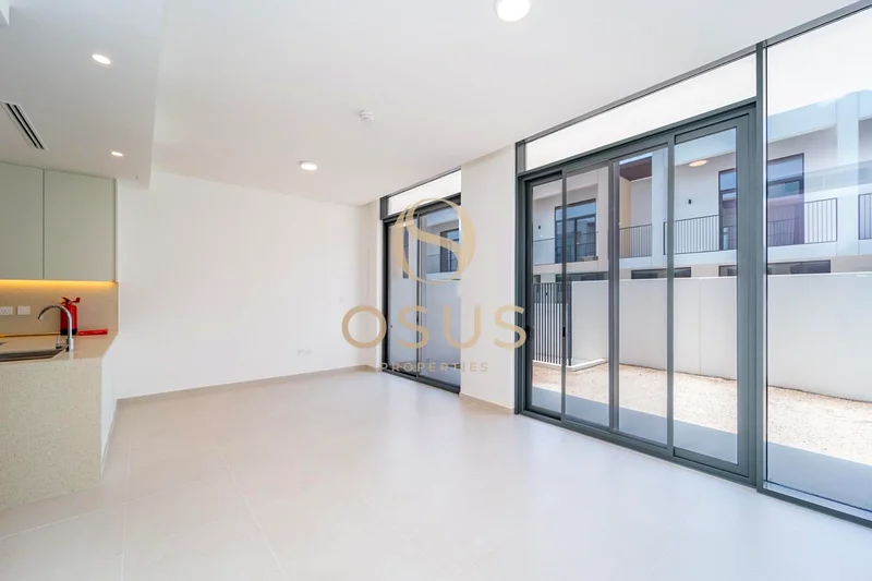 Modern 3BR+Maid | Spacious Garden | Prime Emaar Community63806009283971113