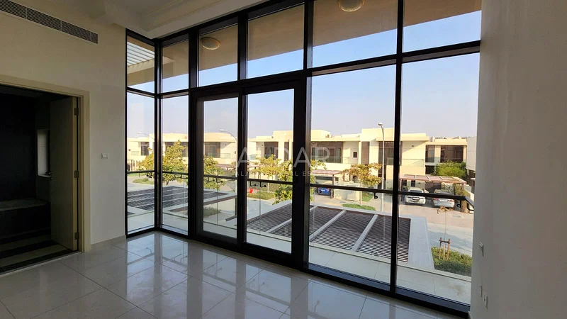 Maid Room | Prime Location | Bright And  Spacious63738198756867112