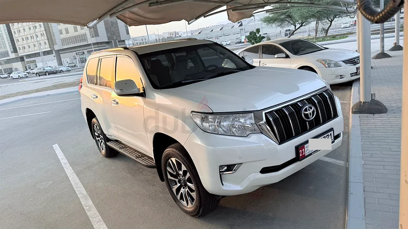Prado 2022 GXR with agency history63700380849921110