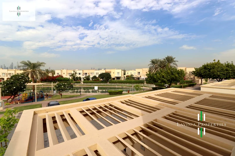 واجهة البحيرة | صف واحد | تخطيط كبير63922402890627111