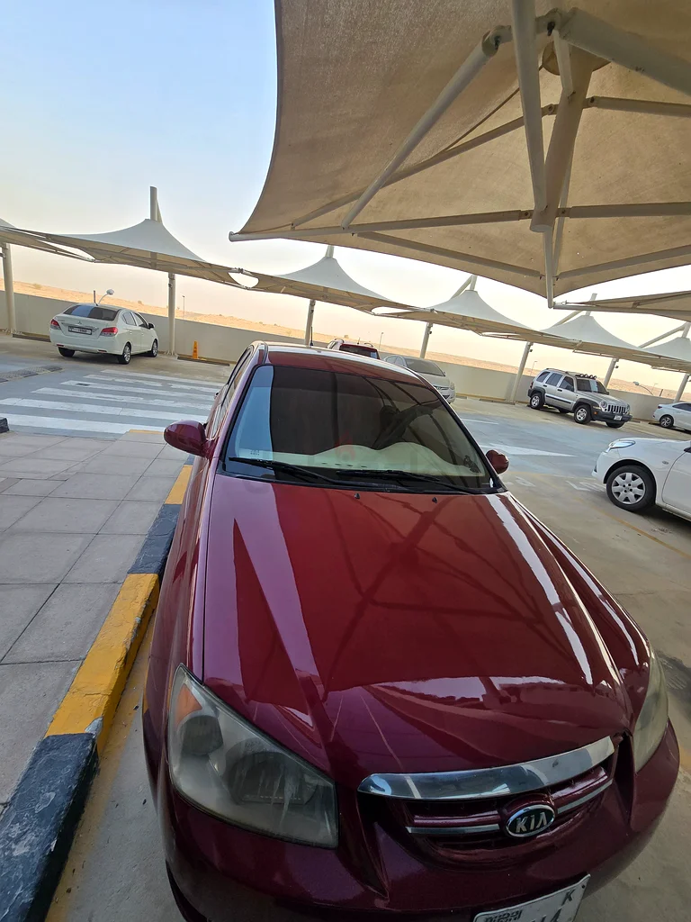 كيا سيراتو طراز 2006 تعمل وتقود63699037299075112