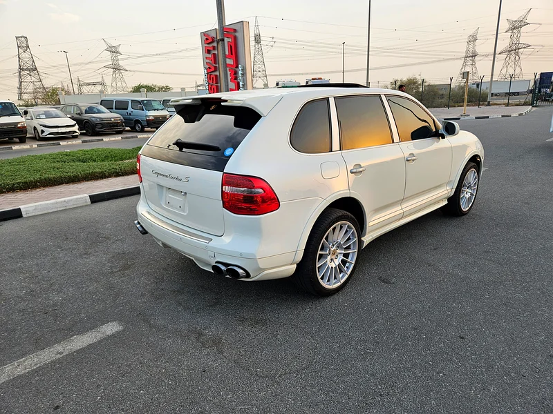 PORSCHE CAYENNE TURBO S 2010 JAPAN IMPORTED63699038304514114