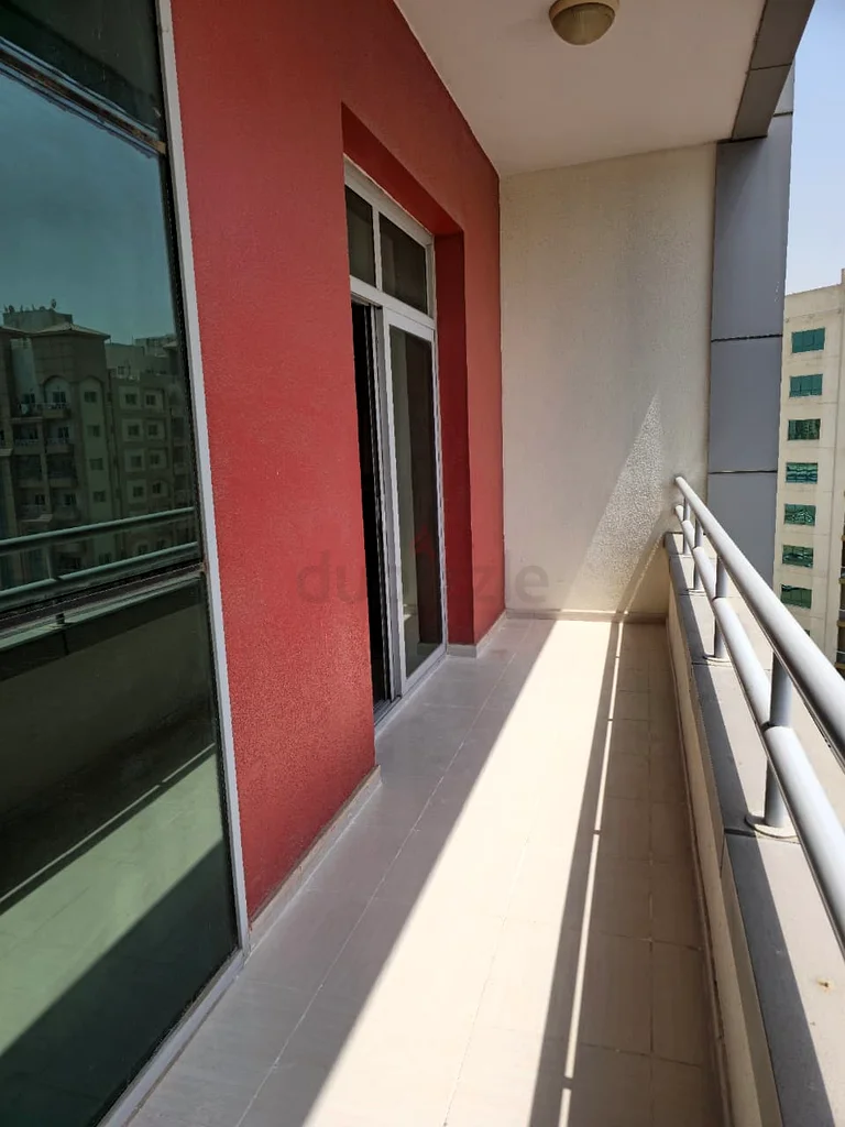 غرفة عائلية مشاركة مؤثثة متاحة63796043537795114