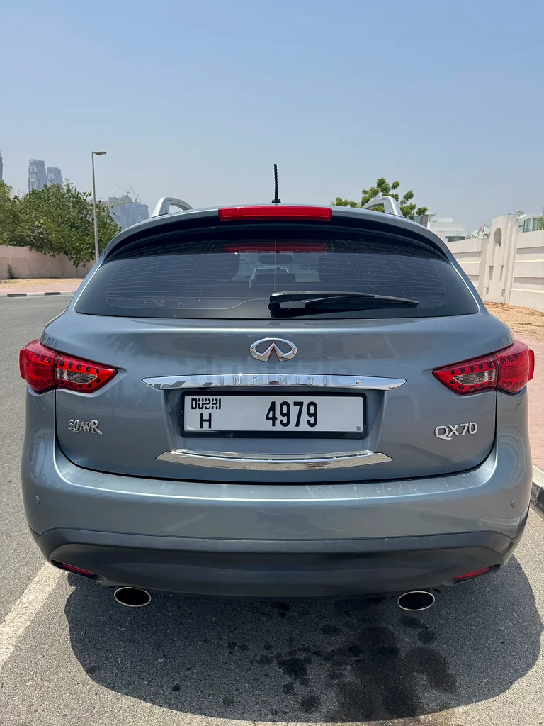 Infinity QX70 2018 model GCC All service history ALROSTAMANI 100% original  paint single lady driven63699029868674111