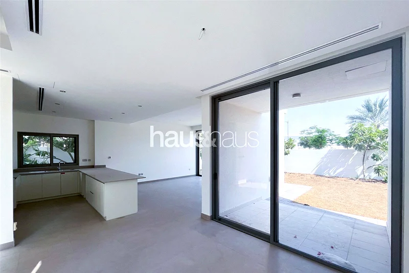 Corner plot | Good location | Backing small park64046332836483114