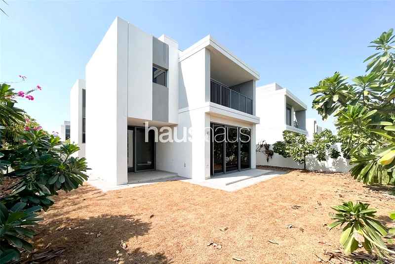 Corner plot | Good location | Backing small park64046332836483110
