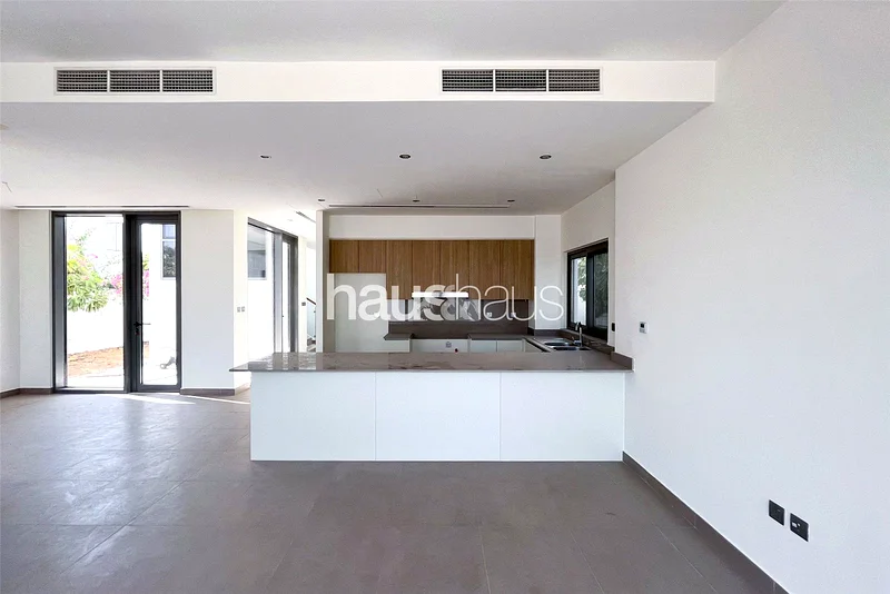 Corner plot | Good location | Backing small park64046332836483113
