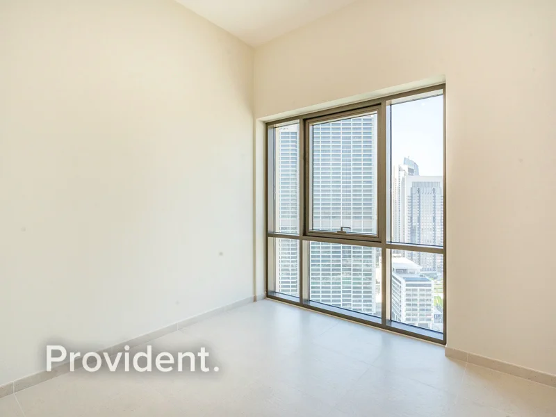 Unfurnished | Vacant Soon | Corner Unit64024404639233114