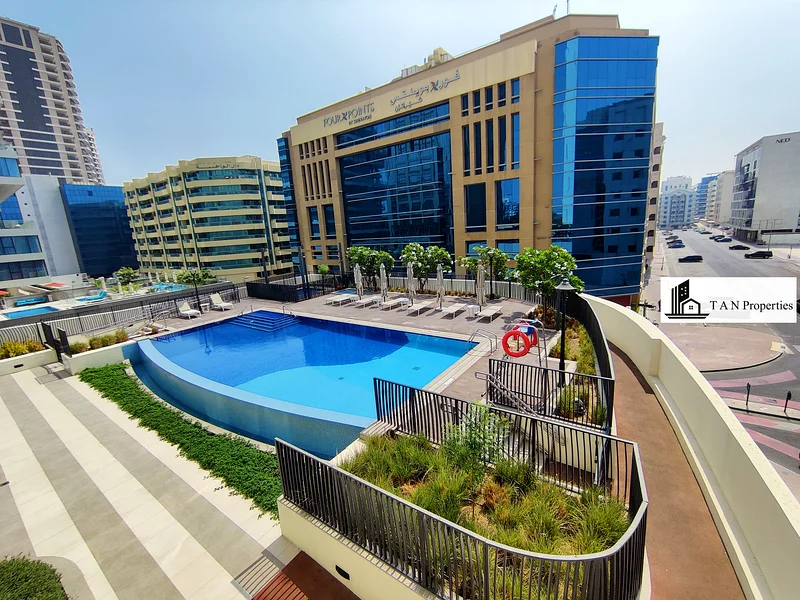 شقة واسعة مكونة من غرفتي نوم + غرفة خادمة || مطبخ مجهز بالكامل وشرفة كبيرة63767557325571110