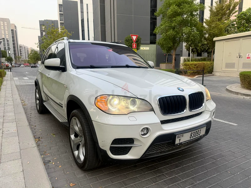 بي إم دبليو X5 2012 - سيارة دفعٍ رباعي عائلية محفوظة بشكل جيد63699052904193113