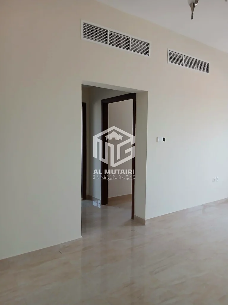 For rent, a room and a hall, 2 bathrooms, central air conditioning, the room is a master, the first resident, spacious areas next to the Chinese marke63713982368003113