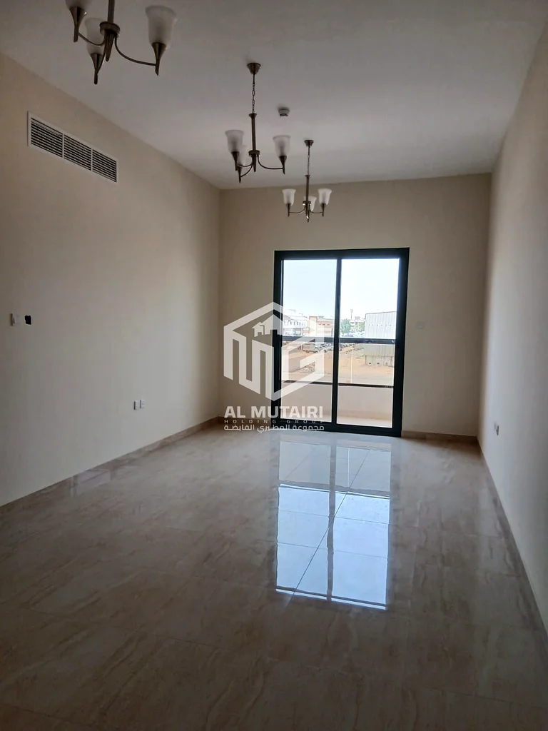 For rent, a room and a hall, 2 bathrooms, central air conditioning, the room is a master, the first resident, spacious areas next to the Chinese marke63713982368003114
