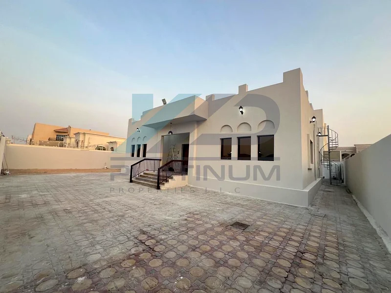 للبيع مع ماء وكهرباء وتكييف63865233896321112
