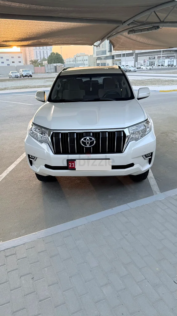 Prado 2022 GXR with agency history63700380849921112