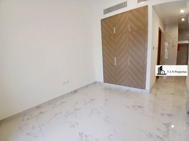 استوديو جديد تمامًا || بالقرب من مترو ADCB || مع شرفة صغيرة63727297762306111