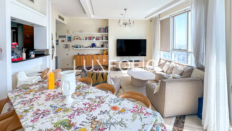 Vacant  | High Floor | Upgraded !64040916032643113