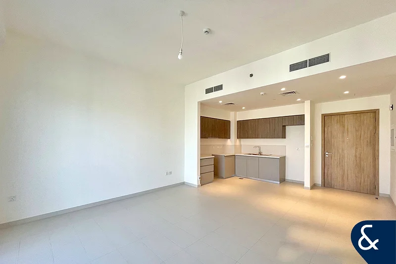 One Bed | Blvd View | Mid-High Floor |64043895666817112